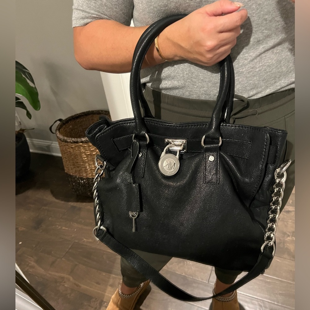 Large Pebble leather HAMILTON MK handbag.